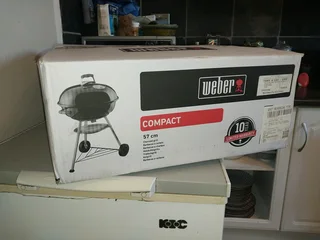 Weber 57 cm braai unused still in box
