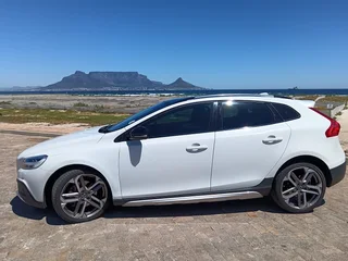 2019 Volvo V40 Cross Country D4 Inscription