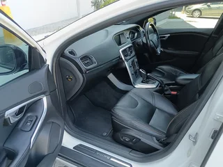 2019 Volvo V40 Cross Country D4 (Inscription)