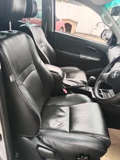 2015 Toyota Hilux D/Cab 3.0 D4D auto legend 45