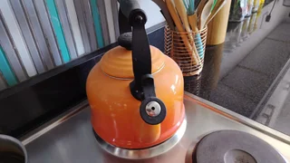 Le Creuset Traditional Stove Top Kettle 2.1L