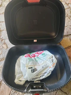 Givi top box with bracket and key