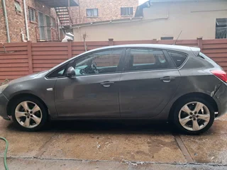 Opel Astra J 1.4T 2013 Model