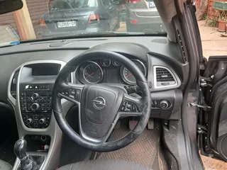 Opel Astra J 1.4T 2013 Model