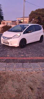2012 Honda Jazz 1.3 iVTEC HYBRID AUTOMATIC (7-spd CVT) *117 00KMS* long range 22kms/1l petrol 179nm