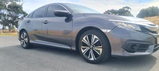 2017 Honda Civic 1.8 iVtec Exec **Automatic paddle shift* 71 000kms
