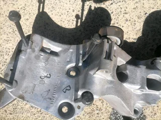 Nissan np200 aircon and power steeering bracket