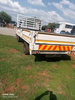 2000 Nissan UD40 For Sale