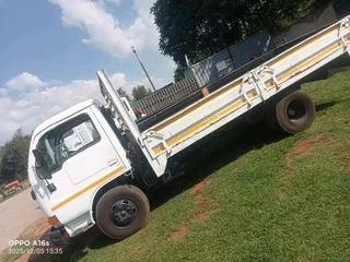 2000 Nissan UD40 For Sale