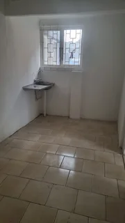 UNIT 11 - CROSSMOOR : OUTBUILDING TO LET