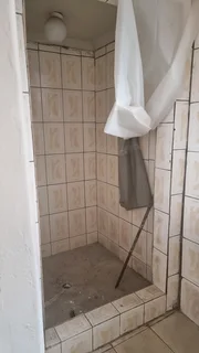 UNIT 11 - CROSSMOOR : OUTBUILDING TO LET