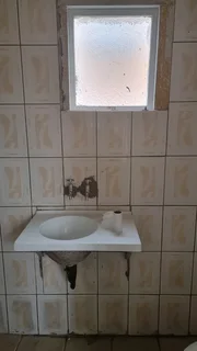 UNIT 11 - CROSSMOOR : OUTBUILDING TO LET