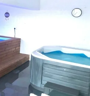 Jacuzzi 6 seater for sale