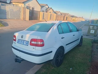 2004 Volkswagen Polo Sedan