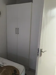 2 bedrooms available in  Summerstrand - a 6 bed house  for students or young professional