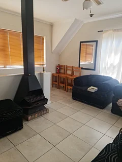 2 bedrooms available in  Summerstrand - a 6 bed house  for students or young professional