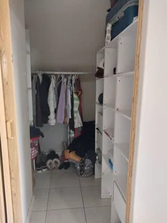 2 bedrooms available in  Summerstrand - a 6 bed house  for students or young professional