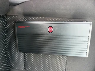 Reference audio 5 channel amplifier