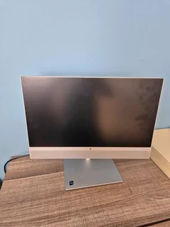 HP EliteOne 840 G9 AIO PC with Cracked Display (READ DESCRIPTION)