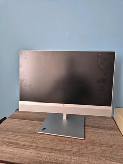 HP EliteOne 840 G9 AIO PC with Cracked Display (READ DESCRIPTION)