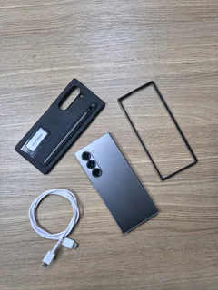 Samsung Galaxy Z Fold 6 | Good As New | CASH or SWOP