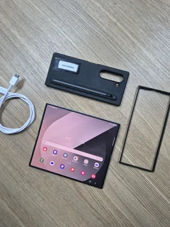 Samsung Galaxy Z Fold 6 | Good As New | CASH or SWOP