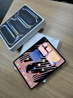 iPad Pro 13-Inch M4 Chip 256GB WiFi Silver (CASH or SWAP)