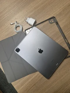 iPad Pro 12.9-Inch 6th Gen M2 Chip 128GB WiFi and Cellular (CASH or SWAP)