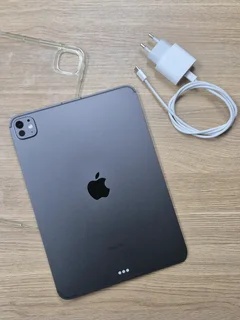 iPad Pro 11-Inch M4 Chip 1TB WiFi and Cellular (CASH or SWAP)