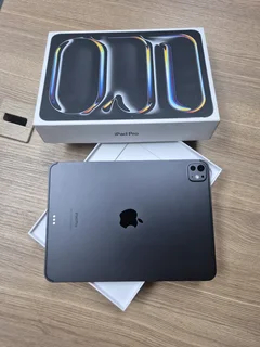 iPad Pro 11-Inch M4 Chip 256GB WiFi and Cellular (CASH or SWAP)