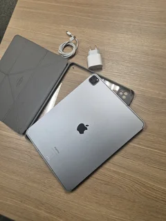 iPad Pro 12.9-Inch 6th Gen M2 Chip 128GB WiFi and Cellular (CASH or SWAP)