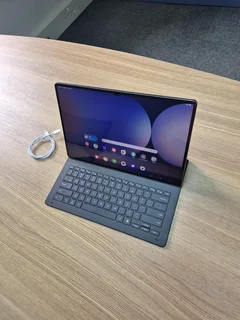 Samsung Galaxy Tab S10 Ultra 5G with Keyboard (CASH or SWAP)