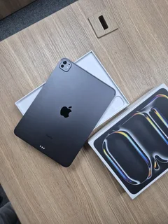 iPad Pro 11-Inch M4 Chip 256GB WiFi and Cellular (CASH or SWAP)