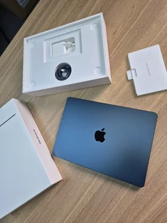 Macbook Air M2 8gb 256gb Midnight (cash Or Trade-in)