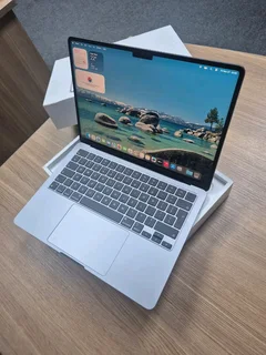 MacBook Air M2 Chip | New Condition | CASH or TRADE-IN