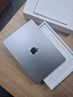 MacBook Air M2 Chip | New Condition | CASH or TRADE-IN