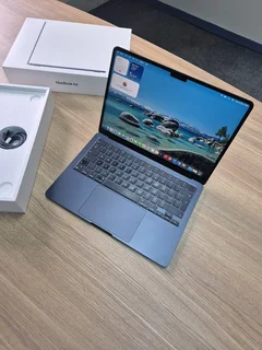 MacBook Air M2 8GB 256GB Midnight (CASH or TRADE-IN)