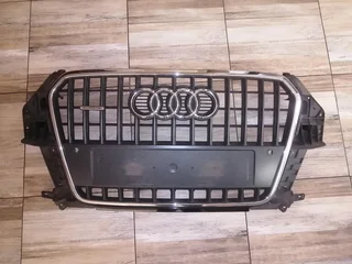 OEM Audi Q3 Grille