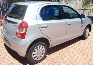 2014 Toyota Etios Hatchback R103000