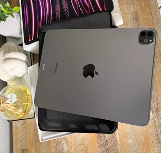 iPad Pro 11 Inch M2 (128GB) WiFi &#43; LTE