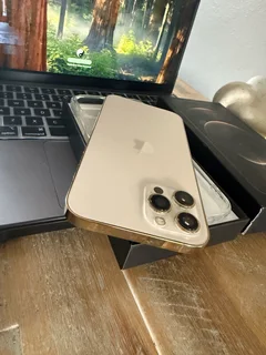 iPhone 12 Pro Max (128GB) in Excellent Condition + Box & accessories