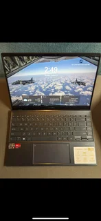 ASUS Zenbook 14 Notebook Ryzen 7-5700U/14” FHD 16GB RAM 1TB SSD Win 11 Dark Grey