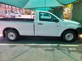 Isuzu KB 250 Diesel 2015.
