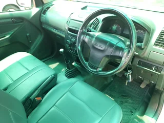 Isuzu KB 250 Diesel 2015.