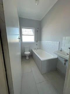 Top Floor penthouse with beautiful Mountain View’s