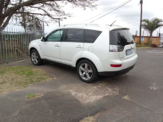 2009 Mitsubishi Outlander SUV