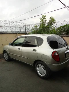 2000 Daihatsu Sirion 1.0L super light on fuel
