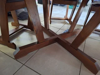 Dinning room table and chairs