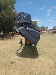 Case 1010 Tafel 22.5 Voet &#43; Kar&#43;Sonneblom Borman Toestel