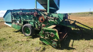 Harvestech 1300 Grondbone Plukkers x2.
